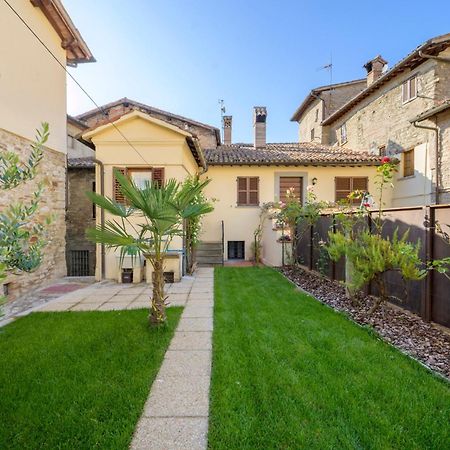 Via Mazzini 23A Apartman Gubbio Kültér fotó