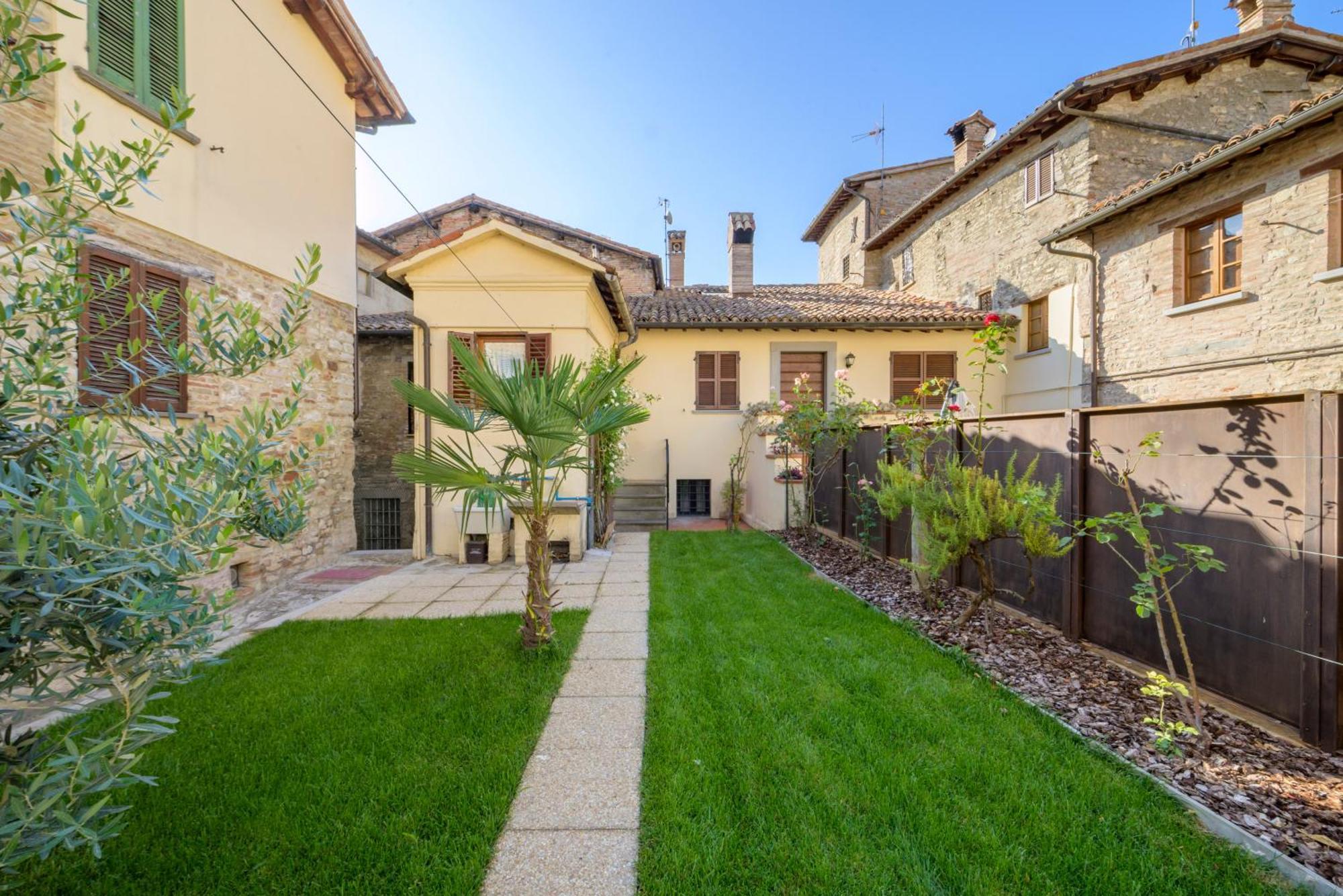 Via Mazzini 23A Apartman Gubbio Kültér fotó