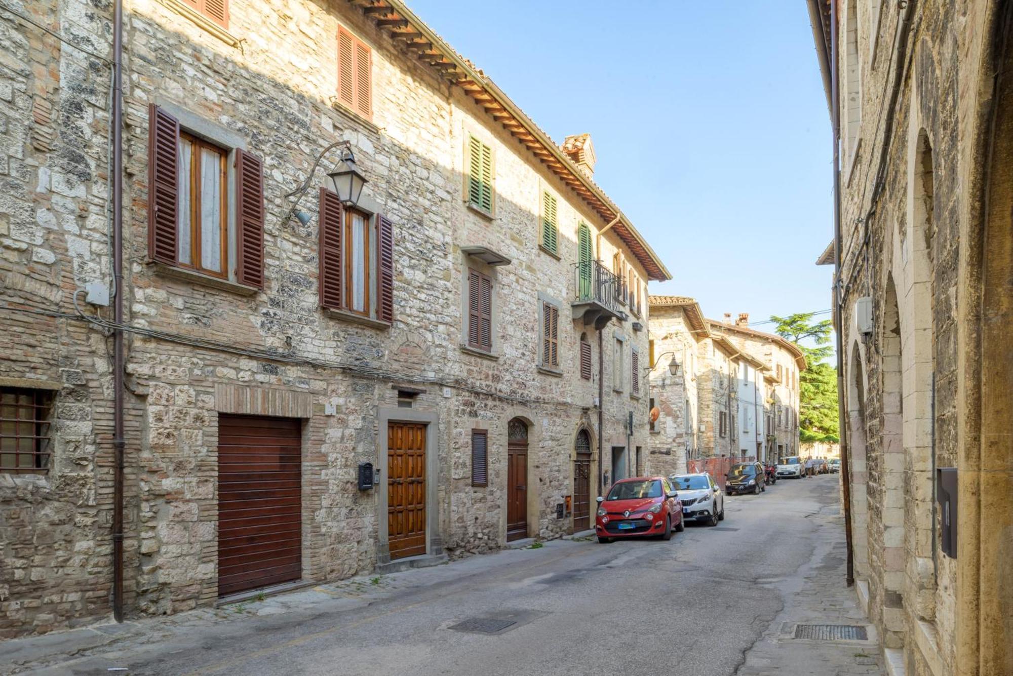 Via Mazzini 23A Apartman Gubbio Kültér fotó